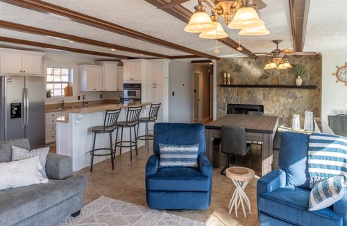 Goodview House | Screne Cabin, Dock, Beach, HotTub, FirePit, Kayak