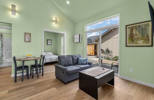 Redmond House | Scrubjay Suite