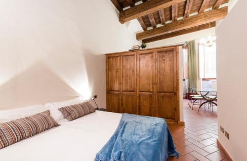 Oltrarno Apartment | Sdrucciolo double