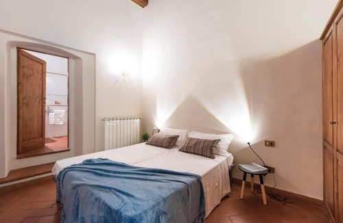 Oltrarno Apartment | Sdrucciolo double