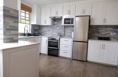 Giraudel Apartment | Sea and Summit Suite #2