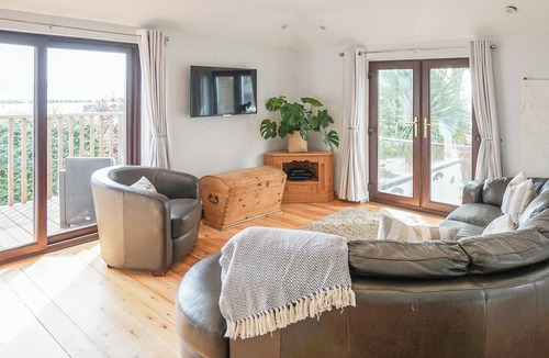 Poole Cottage | Sea Breeze at Fishermans Dock