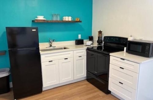 Edgewater House | Sea Breeze Inn