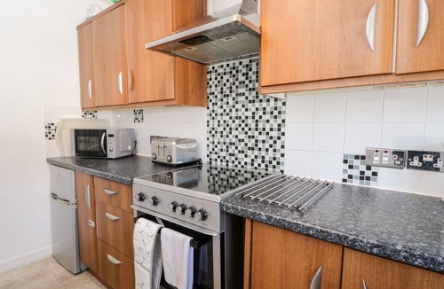 Brean Cottage | SEA BREEZE, pet friendly, country holiday cottage in Brean