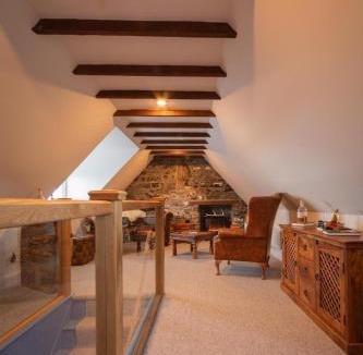 Cullen House | Sea Crest - Beachfront Escape with Whisky Snug