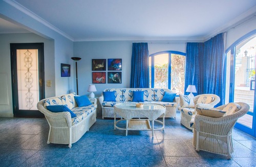 Ras Umm Sid House | Sea Front Suites with Private Pool and Beach Access