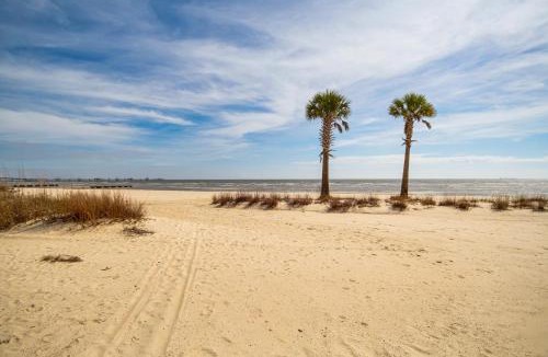 Waveland House | 'Sea La Vie' Coastal Getaway Steps from the Beach