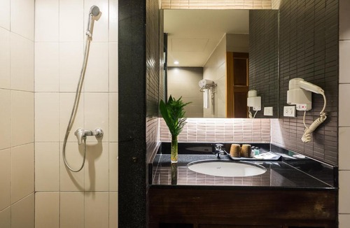 Pattaya Bay Hotel | Sea Me Spring Hotel