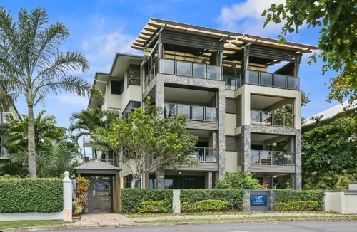 Trinity Beach Apartment | Sea Point on Trinity Beach