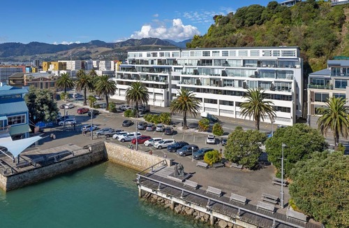 Stepneyville Apartment | Sea Quest Apartment