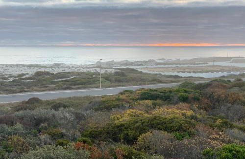 Yzerfontein Apartment | Sea-renity