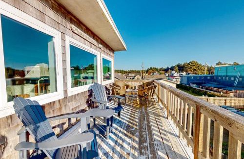 Pacific Beach Apartment | Sea Scallop