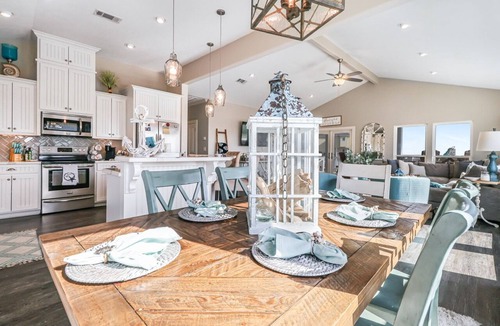 Galveston House | SEA SHIFT - Gorgeous, Gulf View - 3 Bedroom, Sleeps 9!