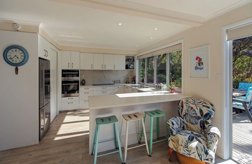 Atawhai House | Sea Tide Views - A Hidden Gem Just Minutes from the City!