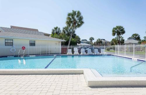 Surfcrest Village Apartment | Sea Urchin 39