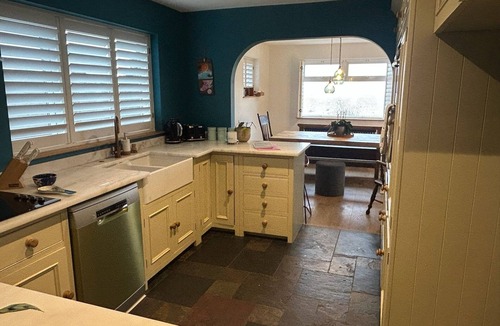 Pagham House | Sea Urchins Bungalow on Pagham Beachfront sleeps up to 8, Pet Friendly