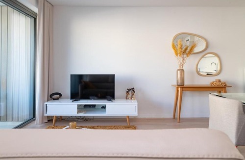 Ostend Apartment | Sea View 1 BR Flat With Pool - Ideal For Couples & Families By SlowayStay Holiday Apartment & Short Term Rental Oostende