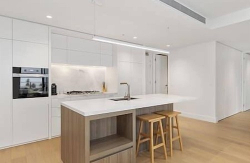 Hampton Apartment | Sea View 2BR w/Best Rooftop Pool in Melb!