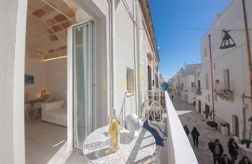 Polignano a Mare Apartment | Sea view apartment, close to restaurants and shops in the heart of Polignano.