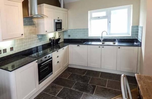 Llanfairfechan Cottage | Sea View Apartment