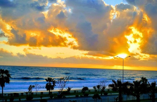 Kestel Apartment | Sea View, Beachfront, Moda Marine Residence. 3 bedrooms 1 living room.