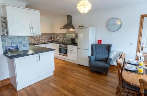 Dulas House | Sea View