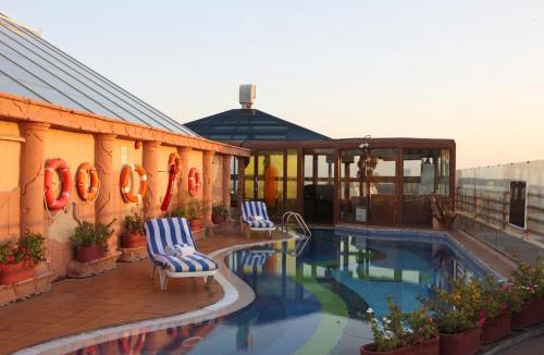 Bur Dubai Hotel | Sea View Hotel Dubai