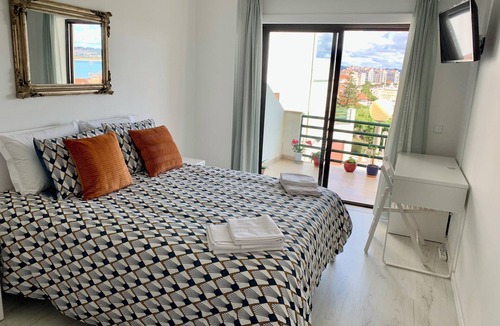 Sao Martinho do Porto Apartment | Sea View, Beachfront, Swimming Pool, Free Parking