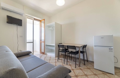 Baia Verde Apartment | Sea view studio in Baia Verde LT20