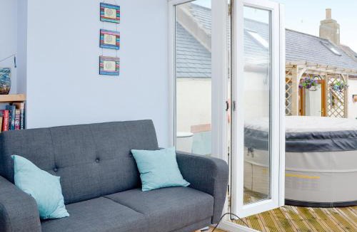 Buckie House | Sea Yonder