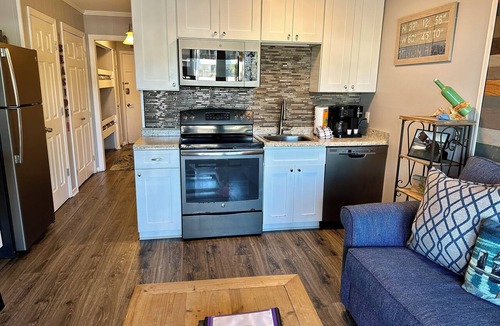 Hilton Head Island Condo | Seabatical-Beautiful ocean view! w/new bikes & Chairs