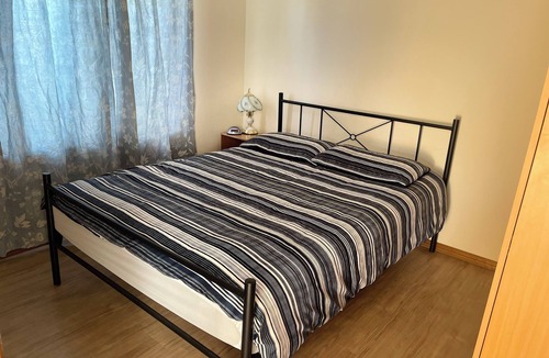 Marion Bay Cabin | Seabreeze Accommodation sleeps 4 . Minimum 4 night stay for Easter .