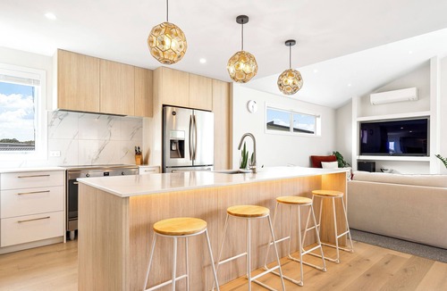 Mahurangi West House | Seabreeze Escape - Snells Beach Holiday Home