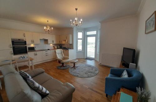 Banff House | Seabreeze