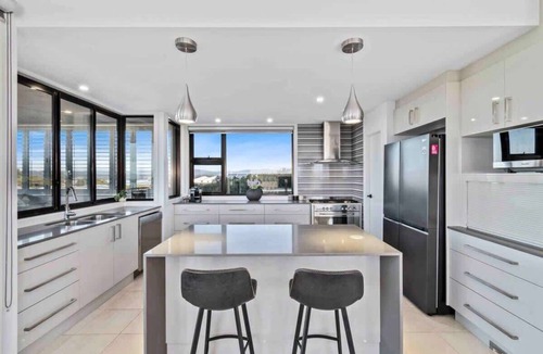 Long Beach House | Seabreeze Sanctuary is a beautiful modern home with panoramic views