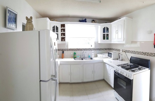 Green Garden Villa | Seabreeze Villa: Best rates. Charming, bright & spacious. Truly a home from home