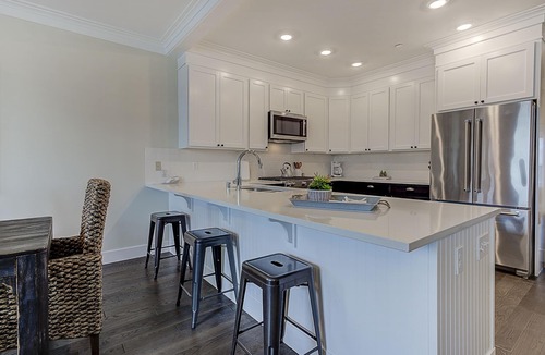 Seabrook House | Seabrook's Above Market: Oceanview, Dog Friendly!