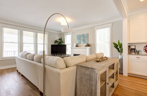 Seabrook House | Seabrook's Cascadia, a charming 4-bedroom home in the Farm District!