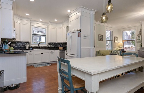 Seabrook House | Seabrook's Good Vibes: Dog Friendly!