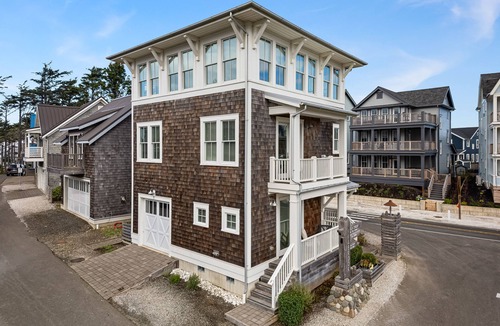 Seabrook House | Seabrook's Head in the Clouds, panoramic oceanviews!
