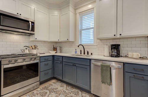 Seabrook House | Seabrook's O'ceananigans, a dog-friendly home!