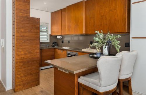 Bantry Bay Apartment | Seacliffe 307