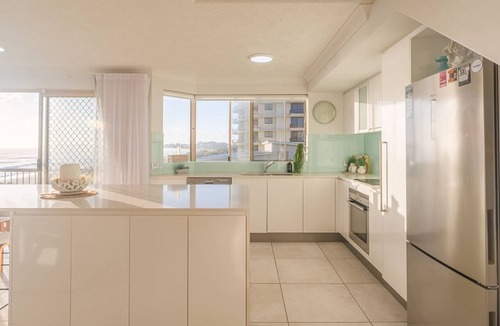 Tugun Apartment | Seacrest 9 - Absolute Beachfront Tugun - Linen Provided!