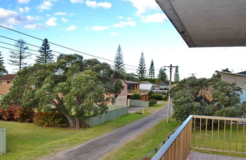 South West Rocks Apartment | Seacrest Unit 1 - walk to the beach