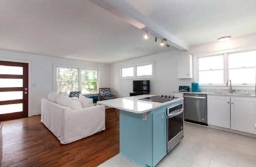 Carolina Beach Cottage | "Seadar" Cottage - A Mid-Century Beach Cutie!