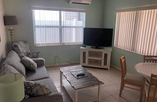 Rock Harbor Hotel | Seafarer Key Largo