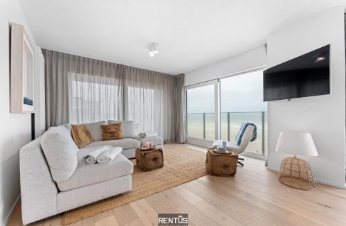 Oostduinkerke-Bad Apartment | Seaflow-Holiday appartment with frontal sea view