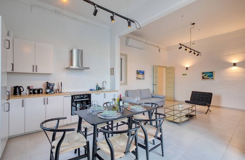 Senglea Apartment | Seafront 2 bedroom flat, breath taking views BBRI1-1