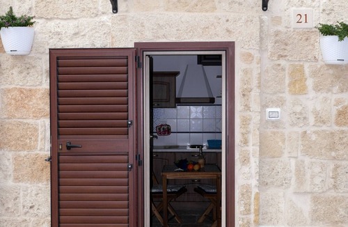 Polignano a Mare Apartment | Seafront Apartment in Polignano a Mare for 2 people