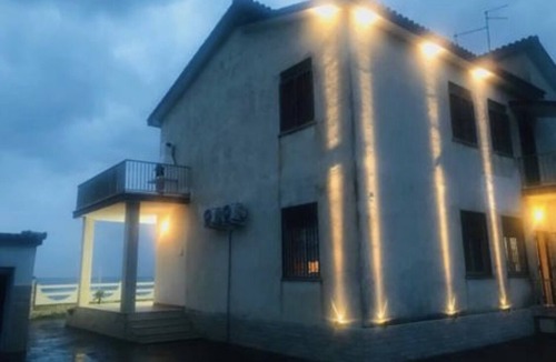Torvaianica Condo | SEAFRONT apartment near Rome
